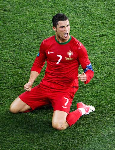 2025足协杯决赛“明星机位”公布：法比奥、纳萨里奥当选