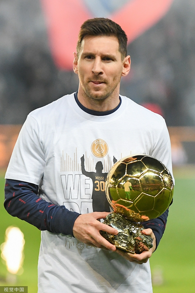 “苏超”决赛进行在即，人民海军泰州舰、南通舰为主队加油