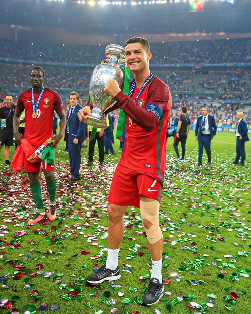 蒂尔曼：曼城大轮换？这给了球队额外的动力，我们看到了机会