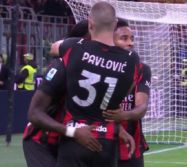 足球传控体系的核心逻辑