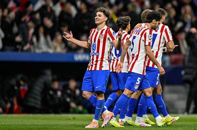 图片报：因两名前锋状态差，多特考虑冬窗签维罗纳前锋焦瓦内