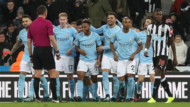 和利物浦一个病情，后防不稳，更衣室失控